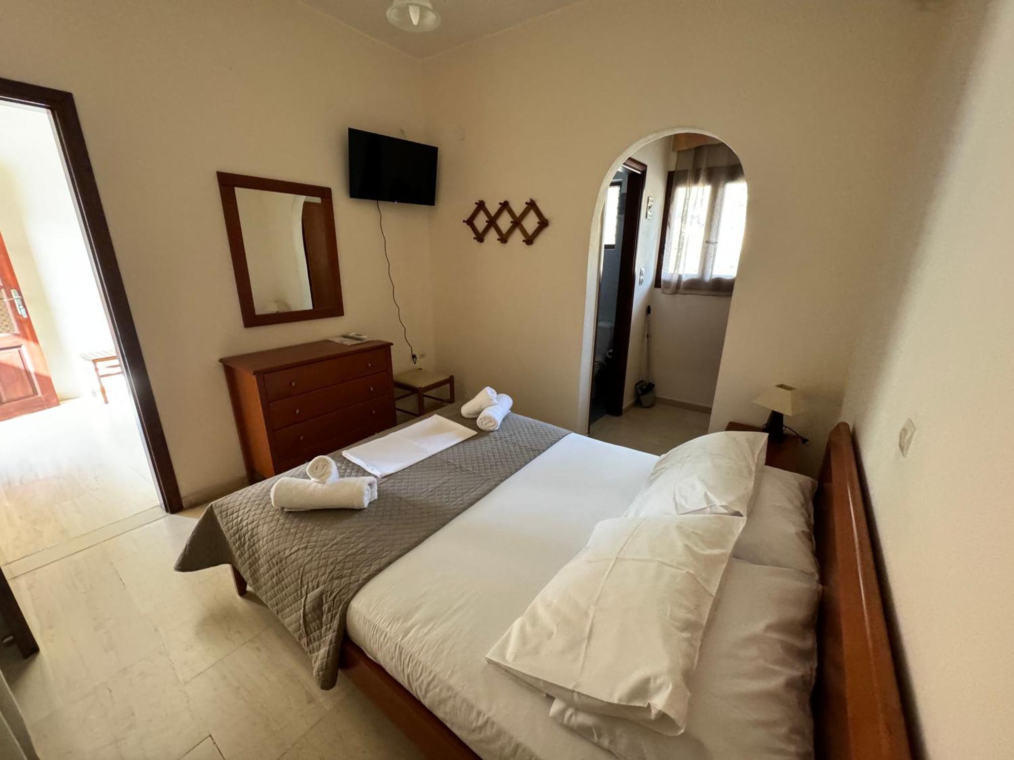 Olive Grove Apartment Плакиас Екстериор снимка