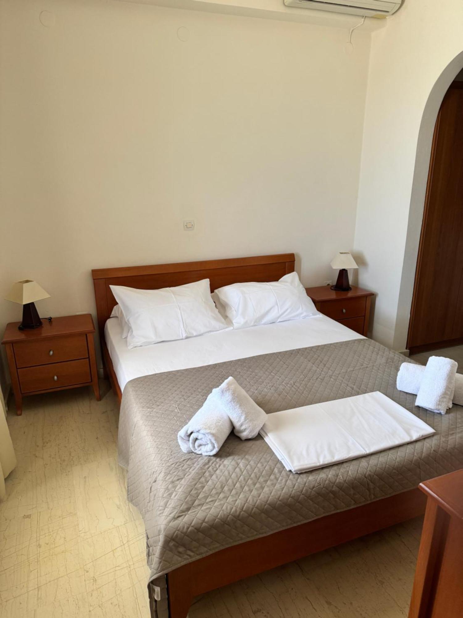 Olive Grove Apartment Плакиас Екстериор снимка