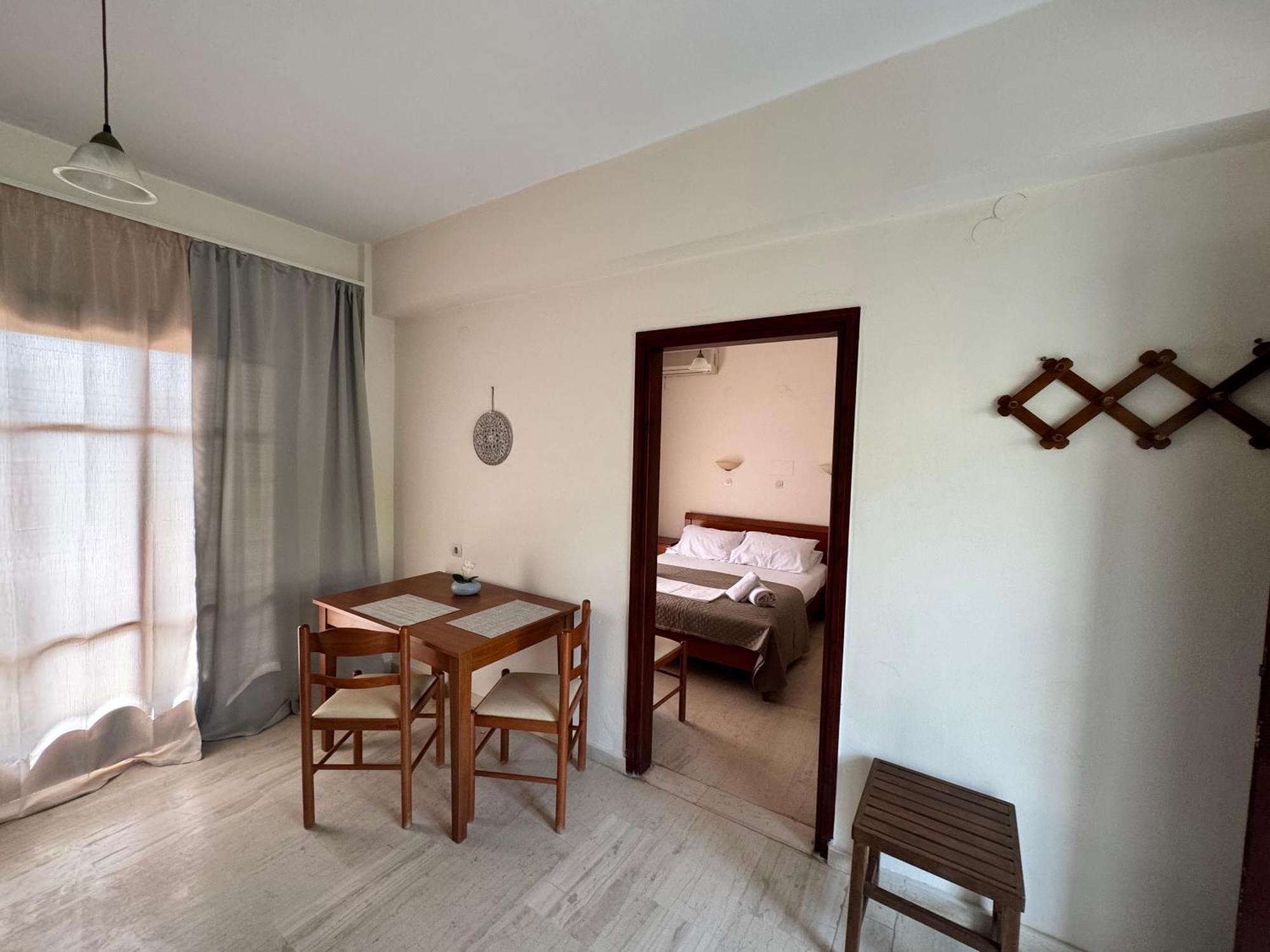 Olive Grove Apartment Плакиас Екстериор снимка