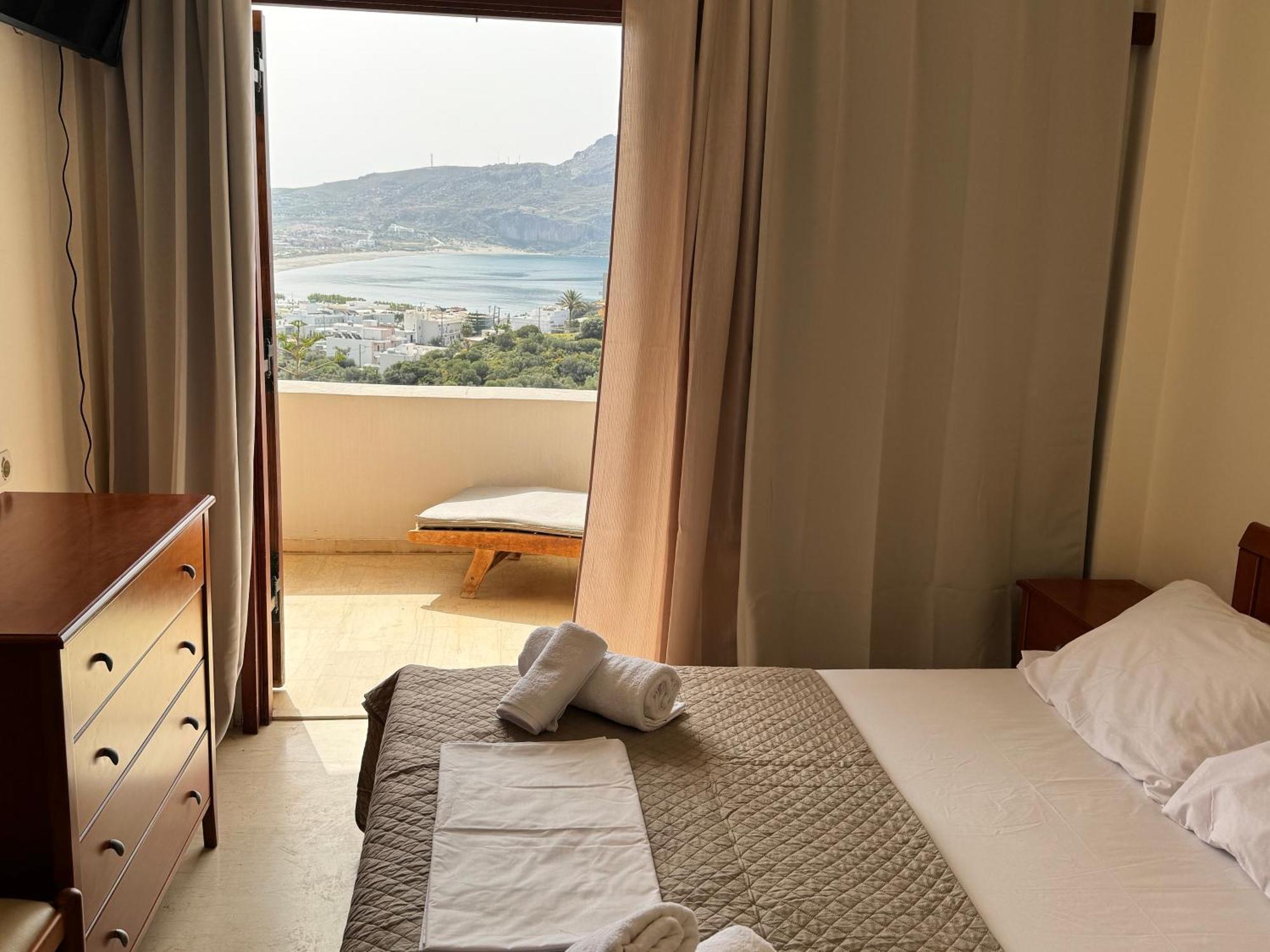 Olive Grove Apartment Плакиас Екстериор снимка