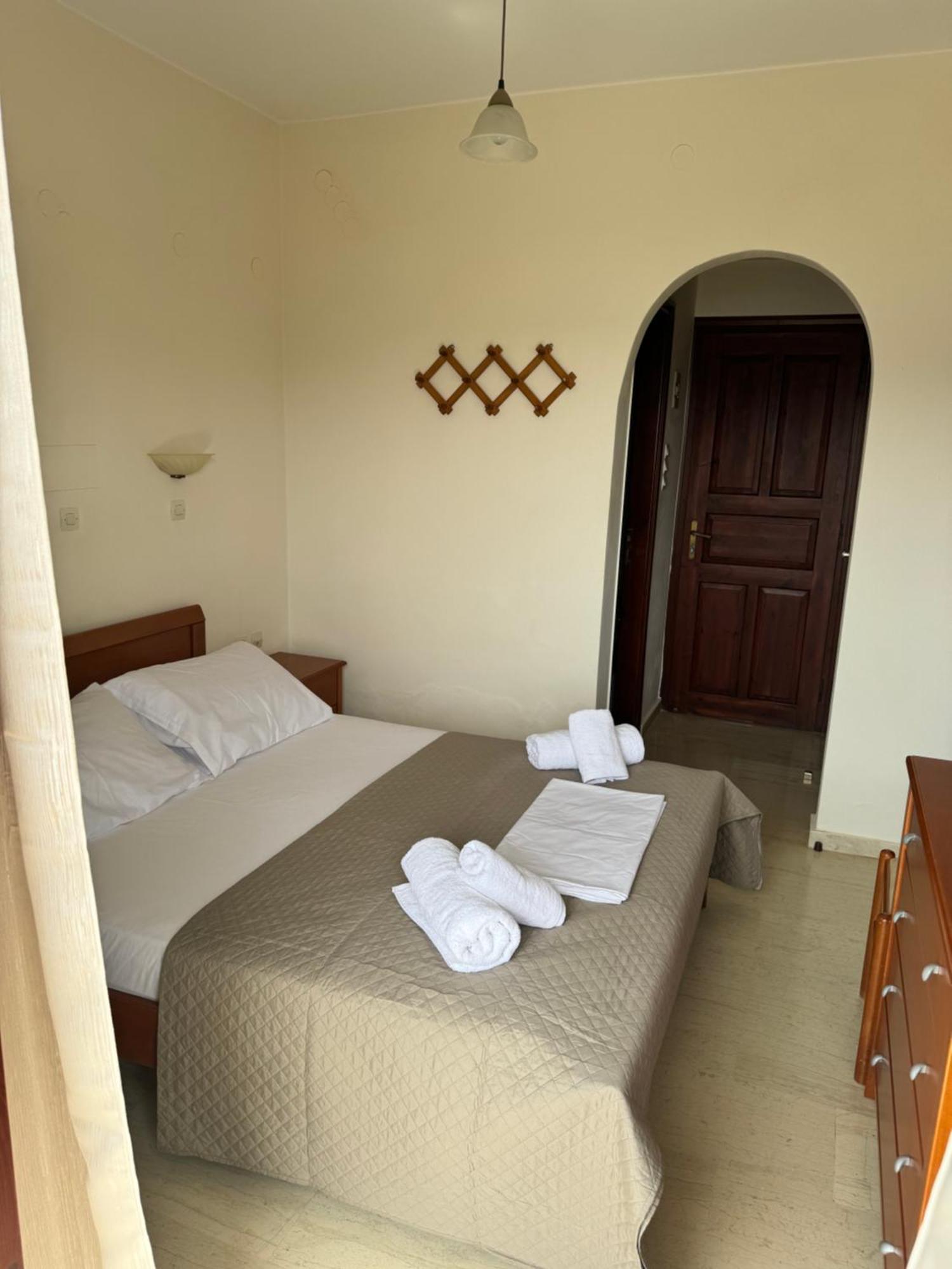 Olive Grove Apartment Плакиас Екстериор снимка
