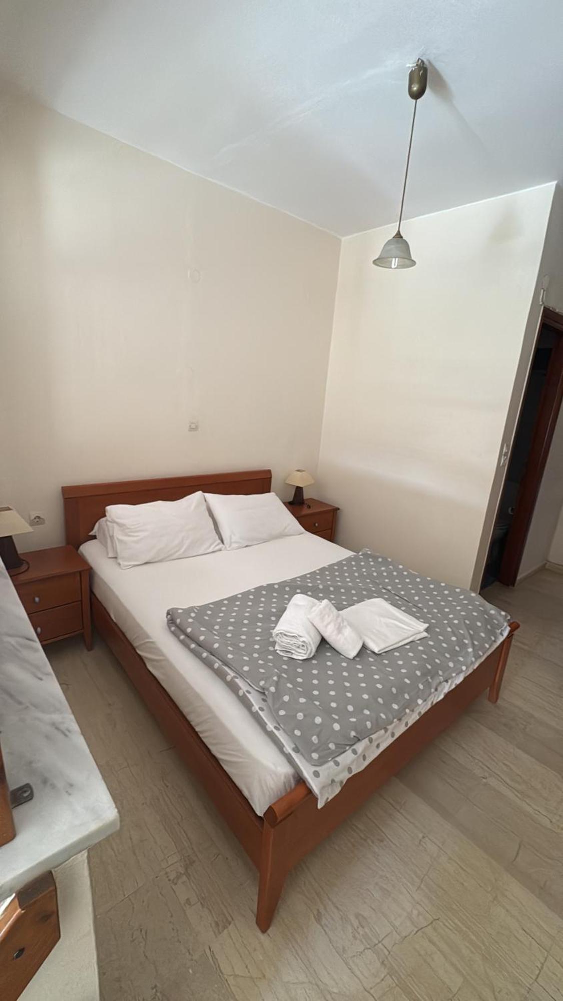 Olive Grove Apartment Плакиас Екстериор снимка